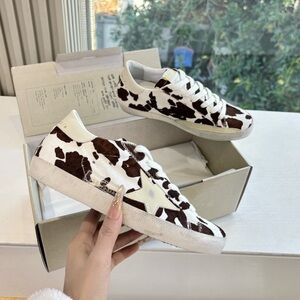 Golden Goose casual and fashionable flat shoes sneakers